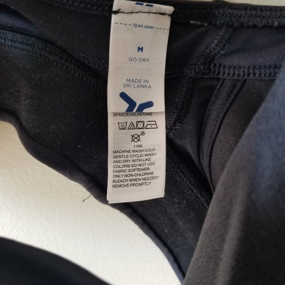 NWT Black Old Navy Sports Bra with Criss Cross Back Straps - Picture 5 of 5